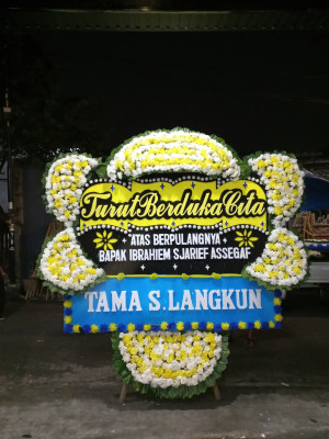 Papan Bunga Duka di Karya